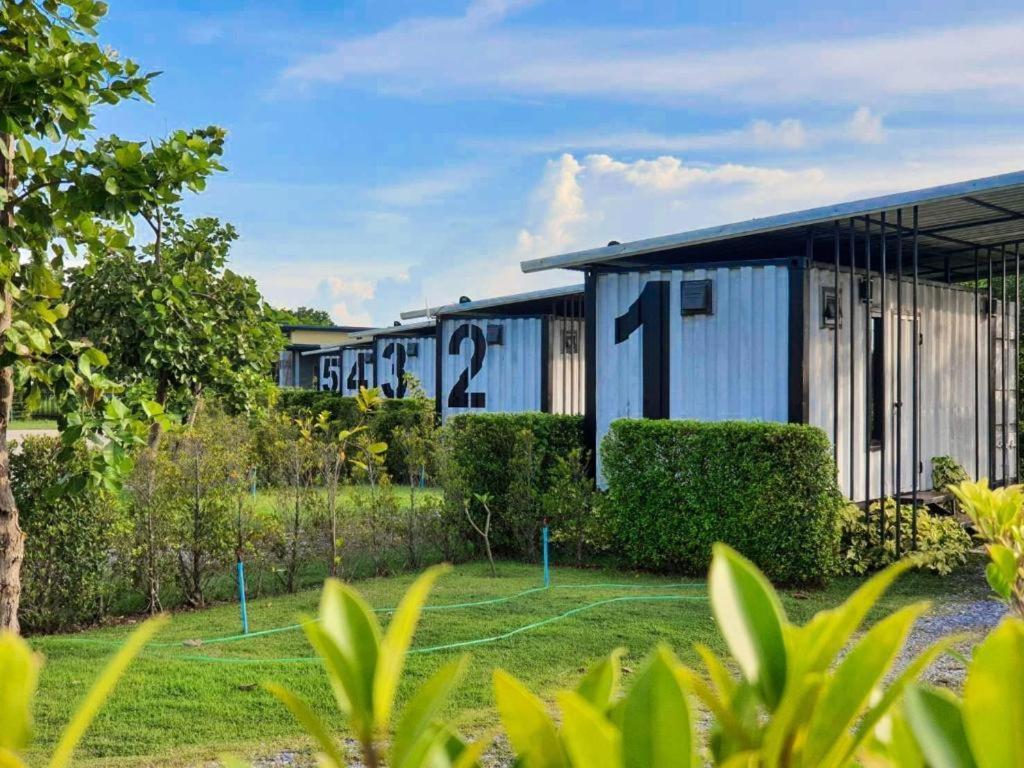 Boxotel Ban Nong Chik  Exterior photo